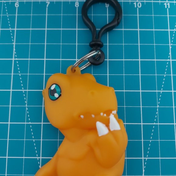 Vintage Digimon Agumon Vynil Keychain Bag Ornement 4 Inch - Picture 4 of 4